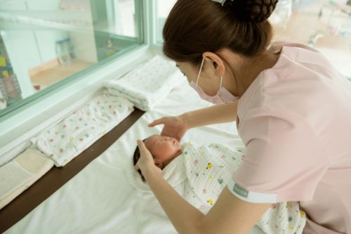 吉大一院母婴保健护理中心 健康一个宝宝,自信一个妈妈,幸福一个家庭